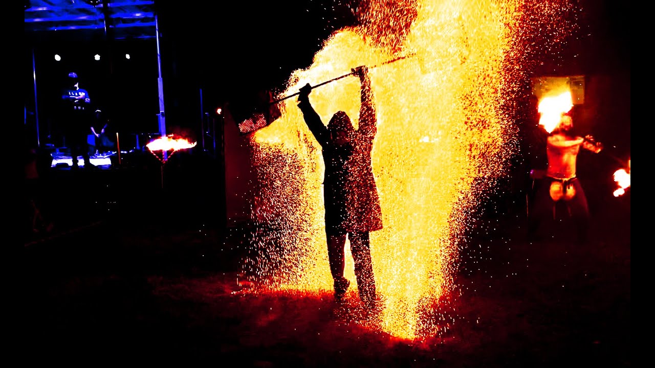 Tartas - Light Up The Stage !