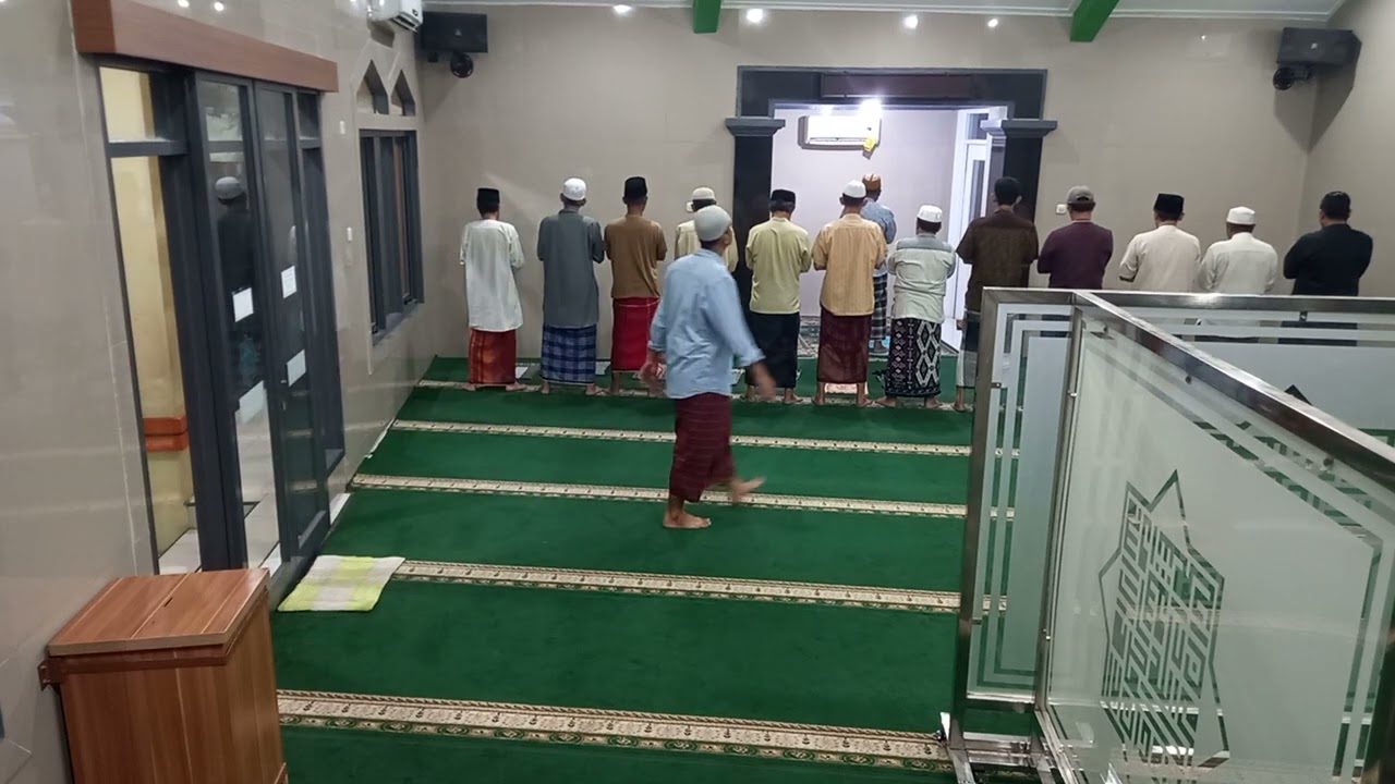 Sholat Isya Ust Suryanto Az-zalzalah,At-Tin Musholla Al- Mubarokah Tgr 29/08/2023