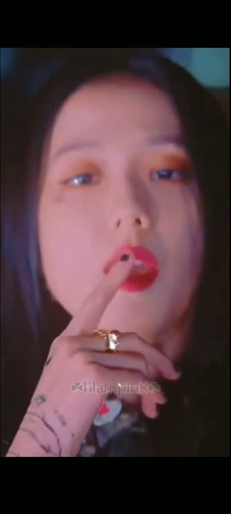 On the floor ✨✨✨ #jisoo  edit