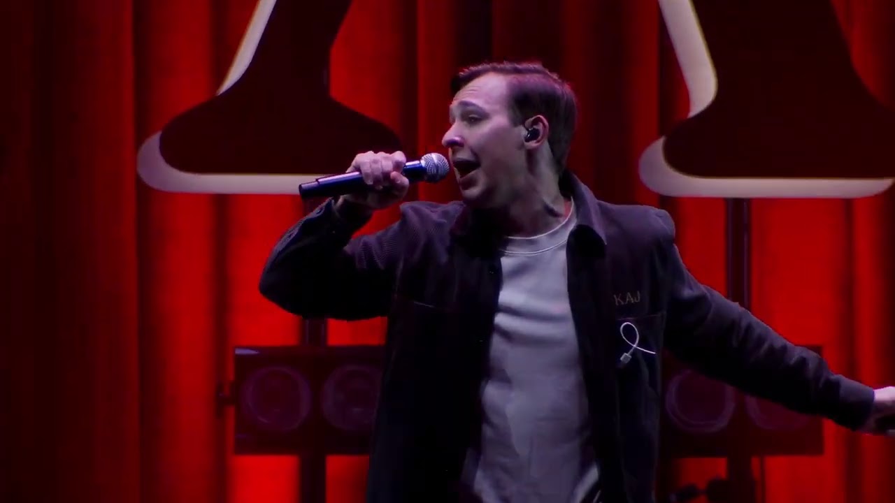 KAJ - Tech support åt mamm å papp live (Vasa Elektriska Arena)