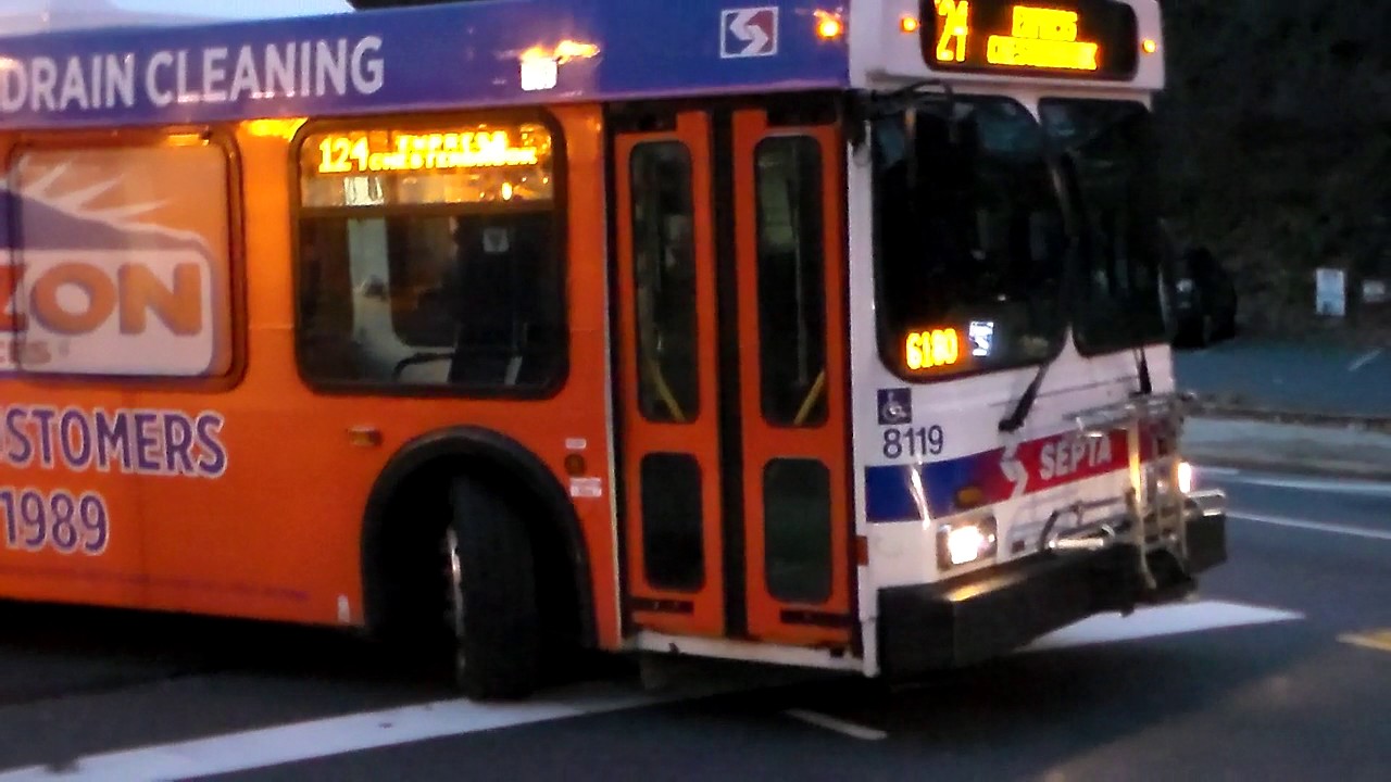 SEPTA BUS: NEW FLYER D40LF 8119 ON ROUTE: 124