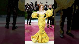 Riverdale star Madeline Petsch arrives Met Gala with Moschino #cherylblossom #riverdale #metgala