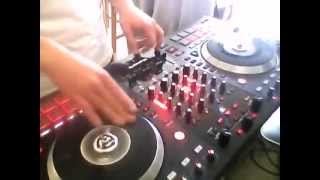 Numark NS7II - Scratching Demo #1 by DiToff