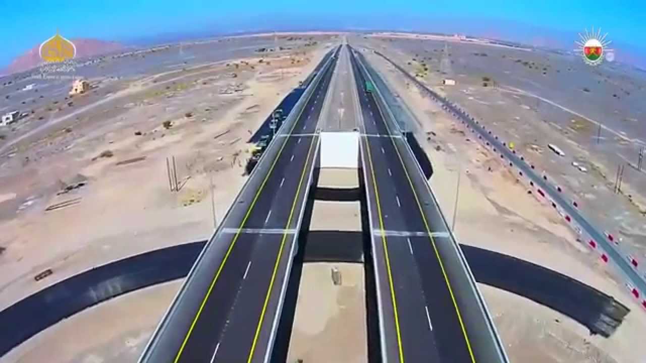 وزارة النقل والاتصالات تنفذ 18 مشروعا في مجال الطرق بطول 544 كيلومترا في العام 2014 م