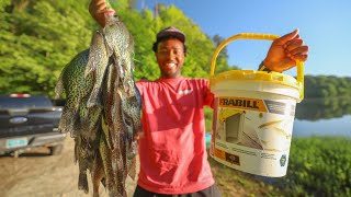 1 Man CRAPPIE LIMIT Using Live Bait (Kayak Crappie Fishing)