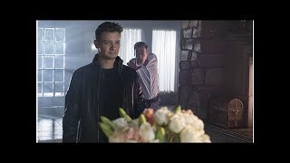Jeremy Renner broke both of his hands filming the Tag for them to replace them with CGI