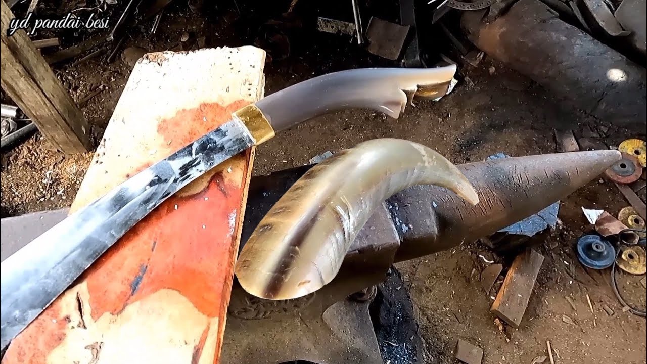 membuat gagang golok dari bahan tanduk bule super | pesanan sultan
