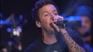APMAs 2015: Simple Plan perform 
