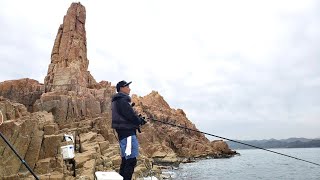 大自然が作り出した断崖絶壁や洞門の奇岩の集う海上アルプスでカゴ釣り