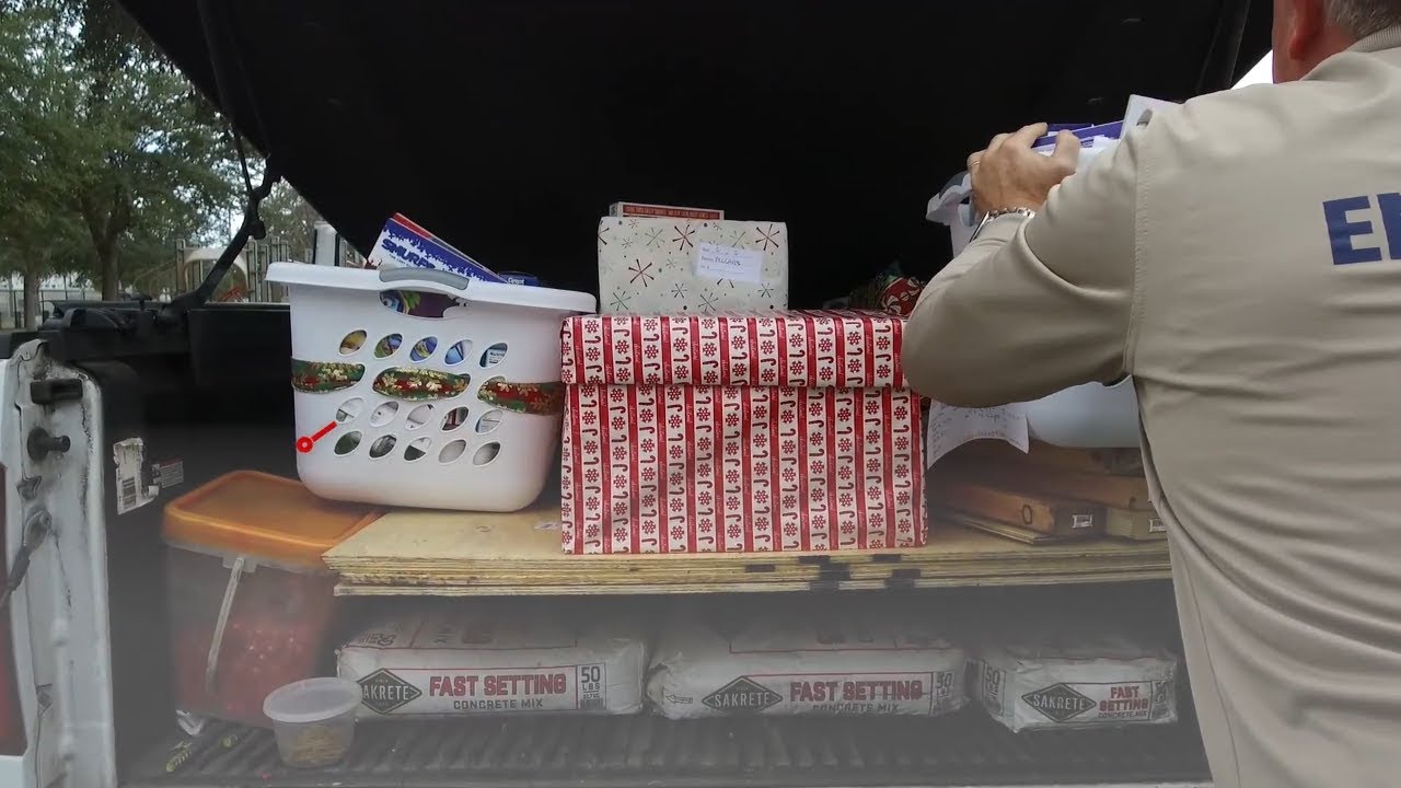 City of Tampa Delivers Holiday Gift Baskets YouTube