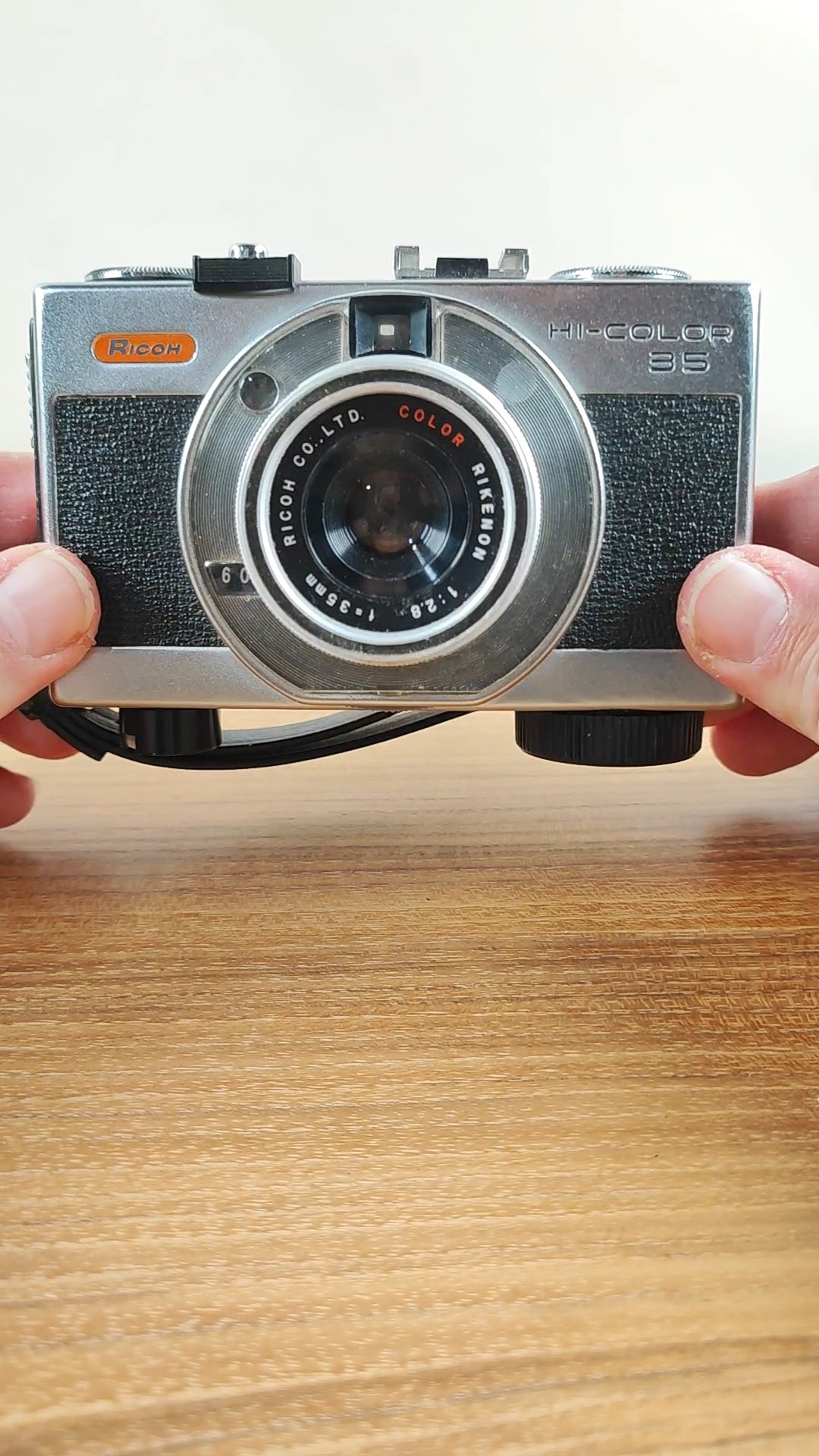 Ricoh Hi-Color 35 Viewfinder Camera - YouTube