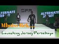 KEREN || Tim Maling Gorengan "PERSEBAYA" Launching Jersey kayak model catwalk