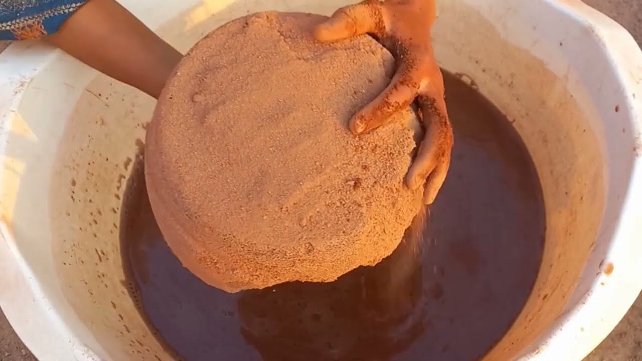 Huge Bowls of Pure Reddirt Crumbling and Dipping in lots of Water satisfying asmr #insane