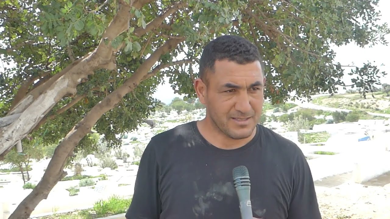 وصلو الناس يكردو من عندي في القبور ، القبر غالي في تونس ب350 دينار ، انا خدمتي حفار قبور