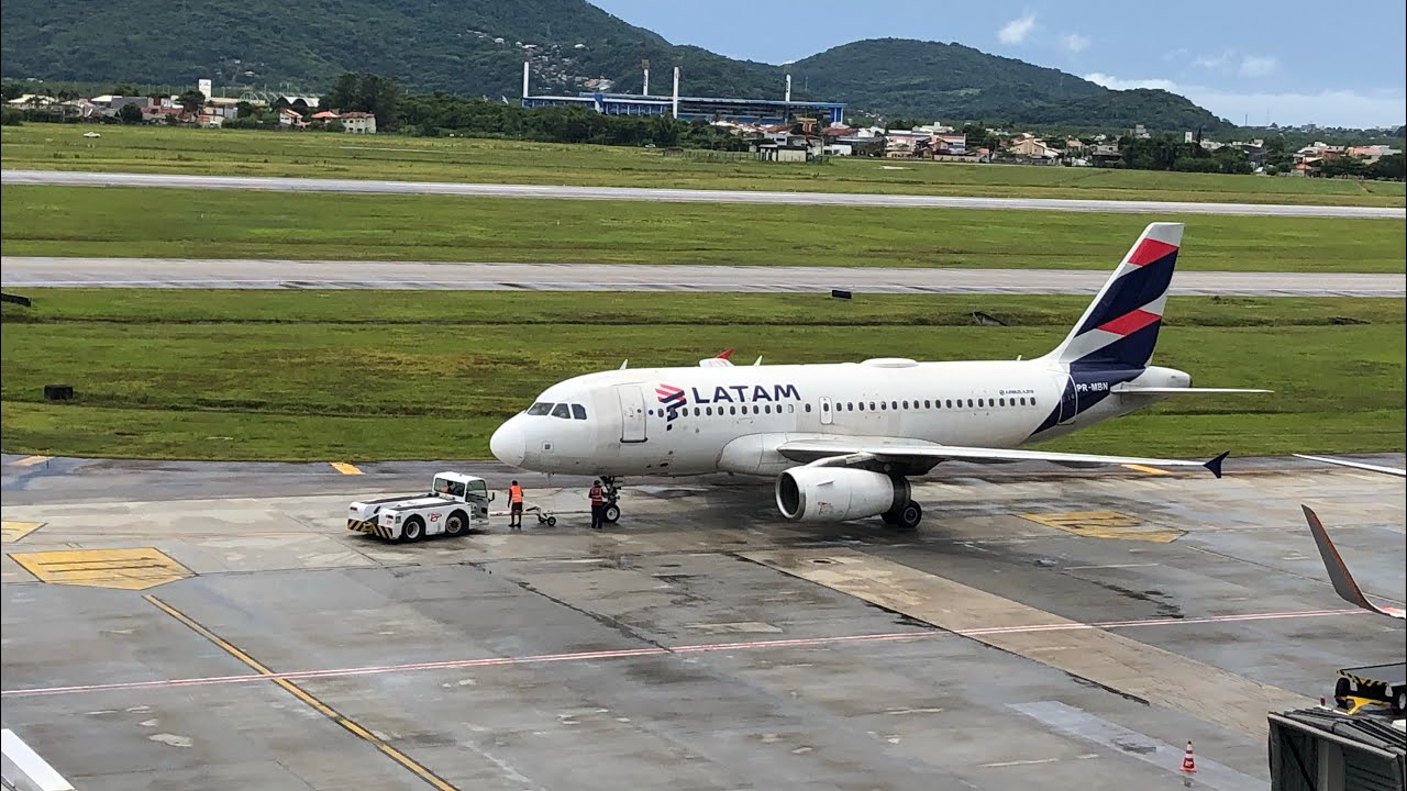 Plane spotting in Floripa ! WATER SPRAY