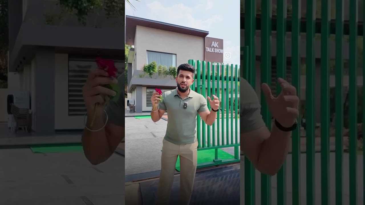 ⁣Kro guess kon areha hai🤐 #anmolkwatra #aktalkshow #guess #trendingshorts #podcast