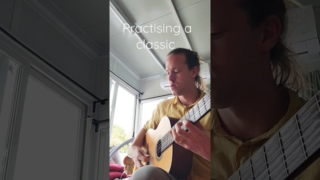 Percussive guitar on Nihavend Longa - Turkish classic 