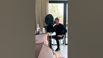 Thumbnail of Tom Recording The New #blink182 Album 🤩