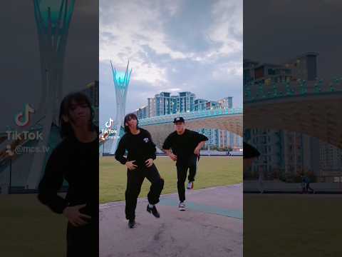 Blue Check #dancechallenge