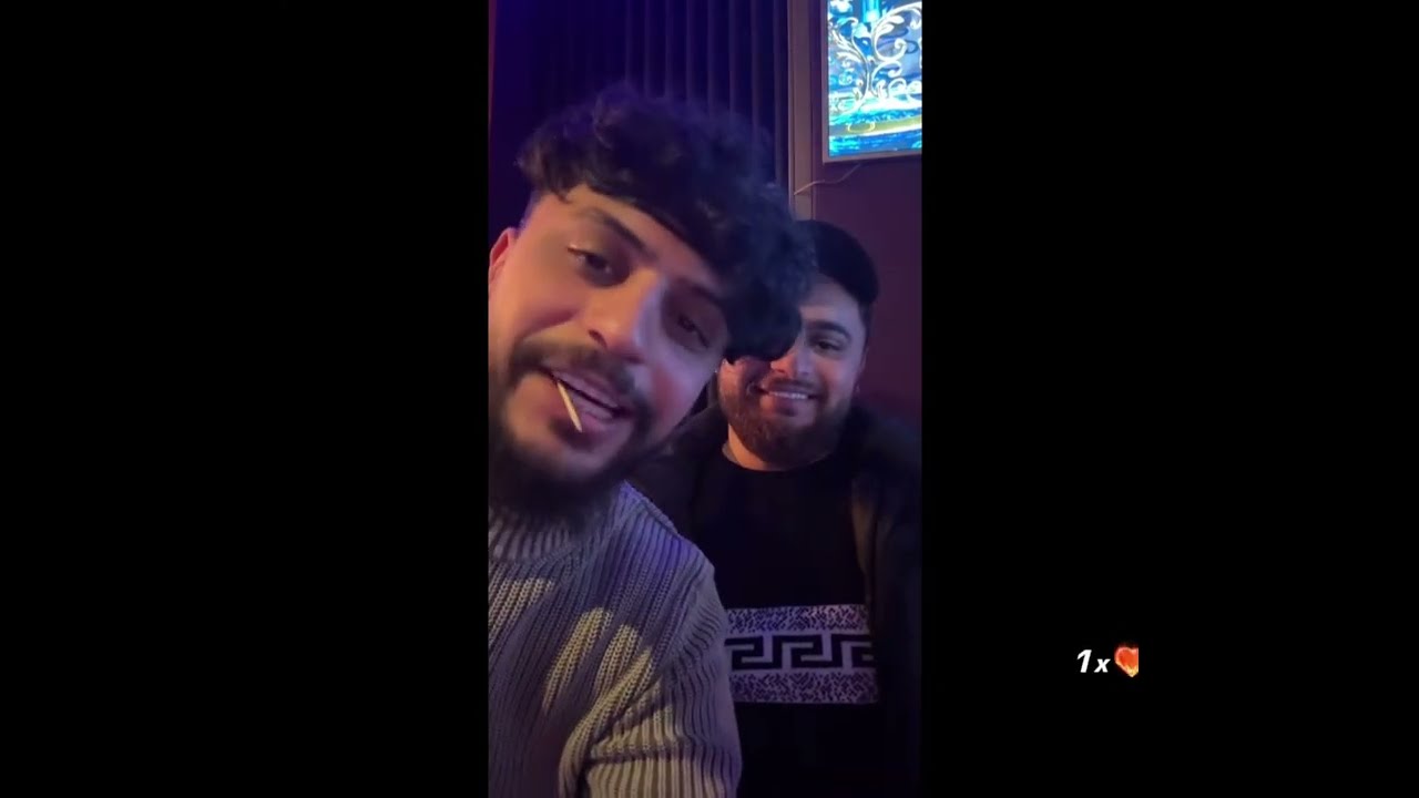 موزو مع عمر بحاول يحل المشكلة مع نزار بسبب البنت والقصة كبرت معقول تعلق بين الشلة