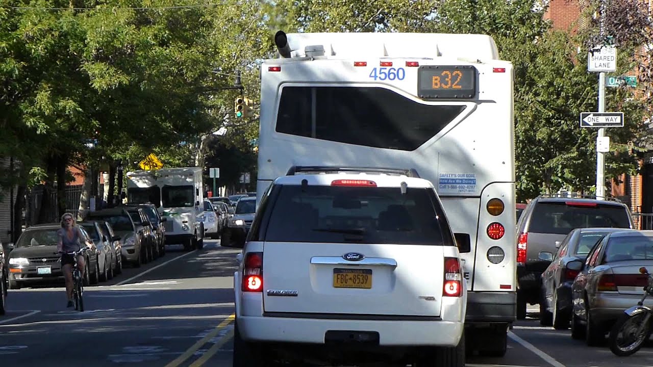 MTA NYCT Bus 2009 Orion VII NG B32 Bus 4560 At Calyer St Franklin St mta-nyct-bus-2009-orion-vii-ng-b32-bus-4560-at-calyer-st-franklin-st