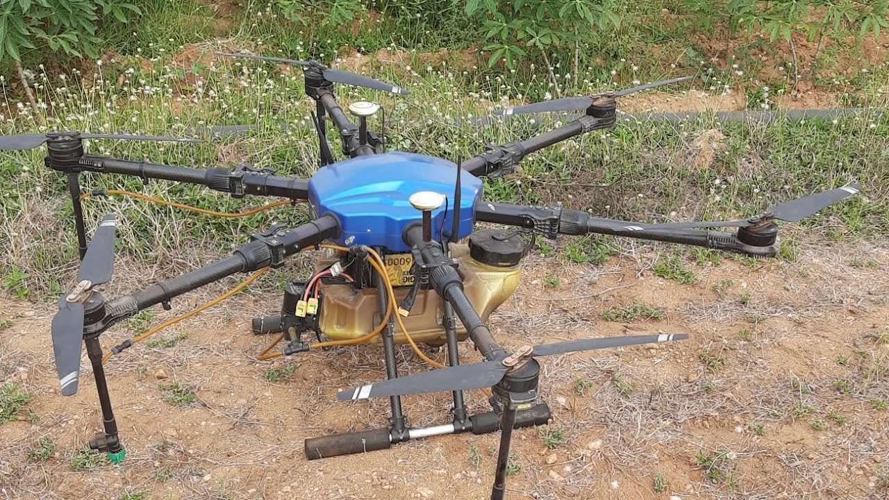 Agriculture spraying Drone 🌾 Fertilizer spreader drone agriculture drone YouTube