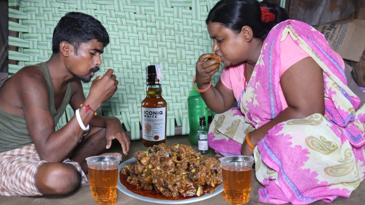 Chicken Liver And Pota Masala Curry Eating With Drink Wine Dehati Couple ||