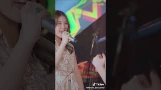 Shinta Arista Goyang Panas