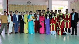 NSND THANH TUẤN TẬP DỢT CHO HỌC VIÊN CỦA ÔNG TRƯỚC NGÀY BIỂU DIỄN ĐƯA CẢI LƯƠNG VÀO CÁC TRƯỜNG HỌC