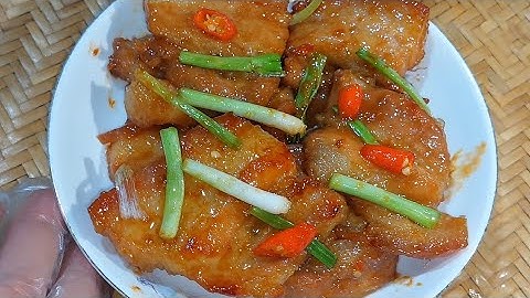 Thịt khìa nước dừa màu đẹp mềm ngon nhờ cách ướp này