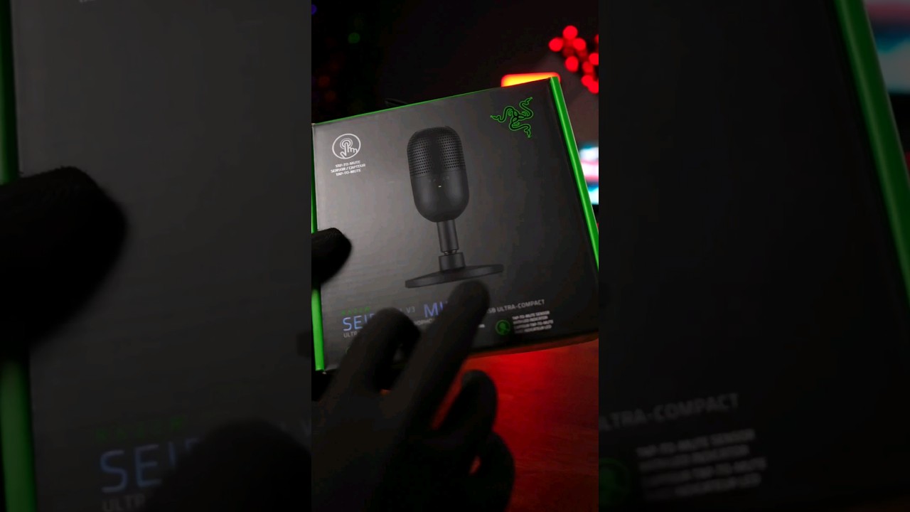 👉 Unboxing the Razer Seiren V3 Mini  