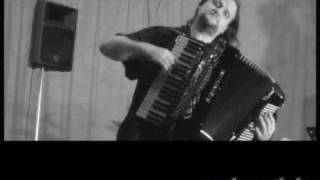 Orosz Zoltán - Hora Bucuresti - Paparazzi video ..:)Harmonika - Accordion chords