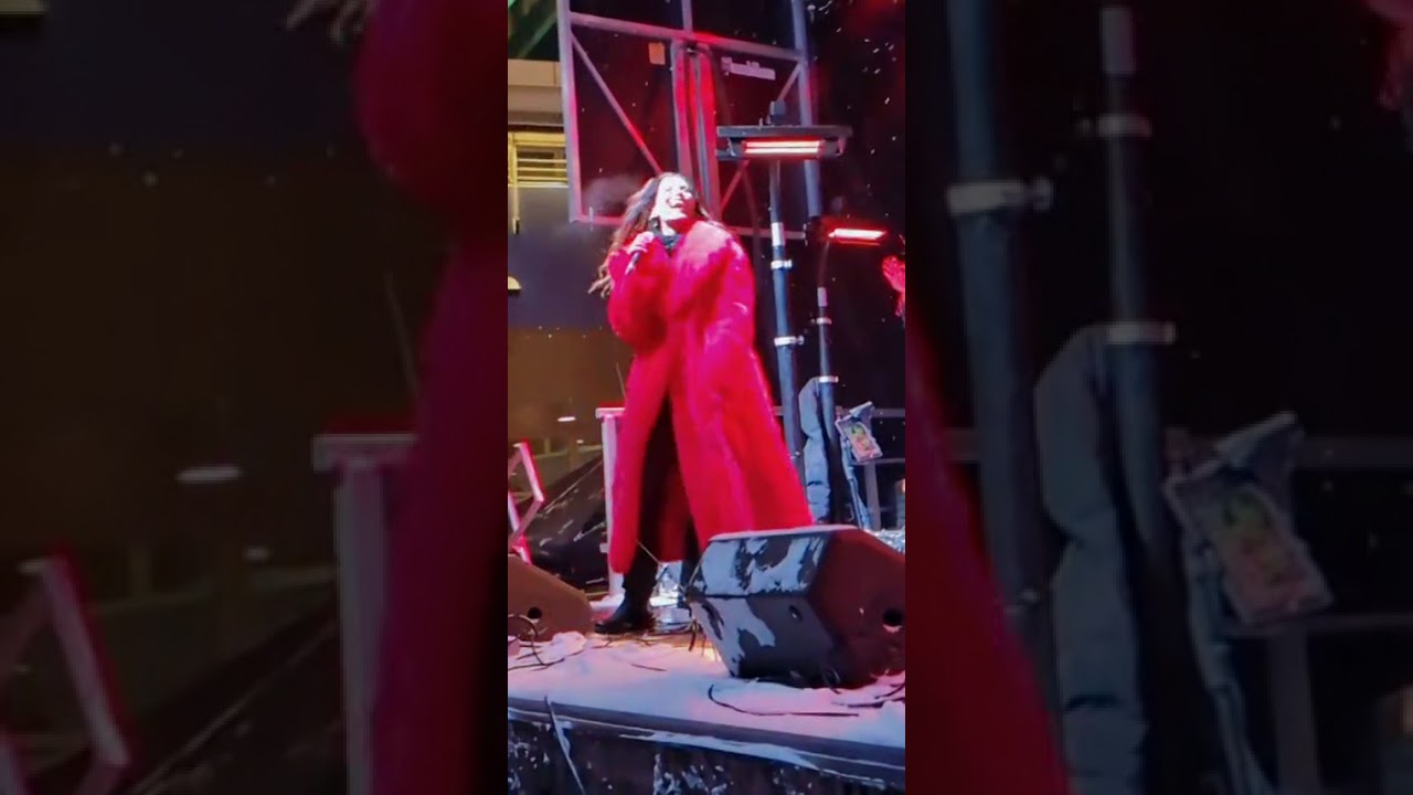 Shania Twain music moments with Donna Huber @ New Year's Eve party in Kitchener Ontario & countdown.