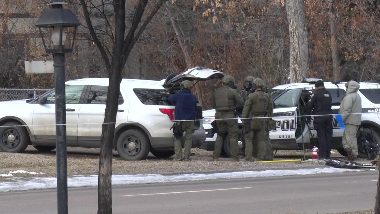 Suspect in custody after standoff with police in Great Falls - YouTube