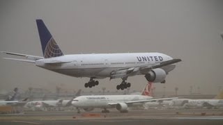 Storm!! United Airlines Boeing 777-200ER Crosswind Landing at Narita