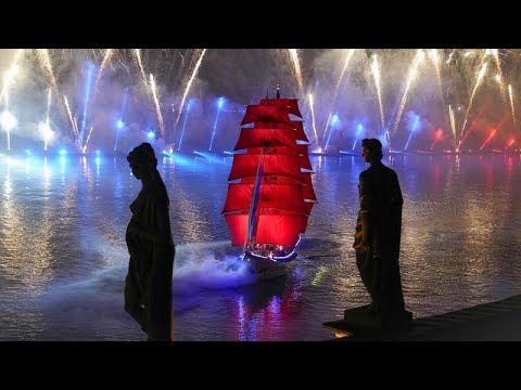 A San Pietroburgo celebrata la festa delle Vele scarlatte