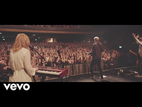Walking On Cars - Catch Me If You Can (Live At The Forum)