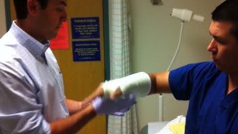 SHORT ARM CAST APPLICATION