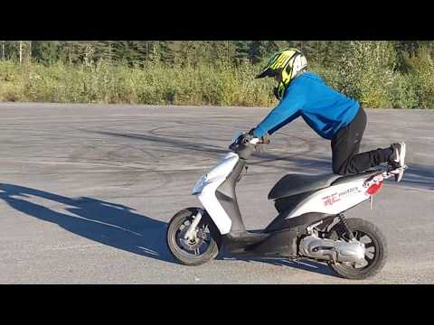 Yamaha jog r wheelie progression #1