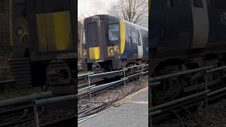 444003/444015 SWR at Farncombe west level crossing#train#railwaycontent#travel#levelcrossing