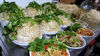 local style! vietnamese noodle soup pho with various dishes (buncha, com suon) - korean street food