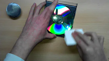 Kann man CDs mit Glasreiniger säubern?