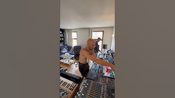 Reel of the day || #music #analog #studio #collab #weekendspecial #live #techno #alextrose #emu #jam