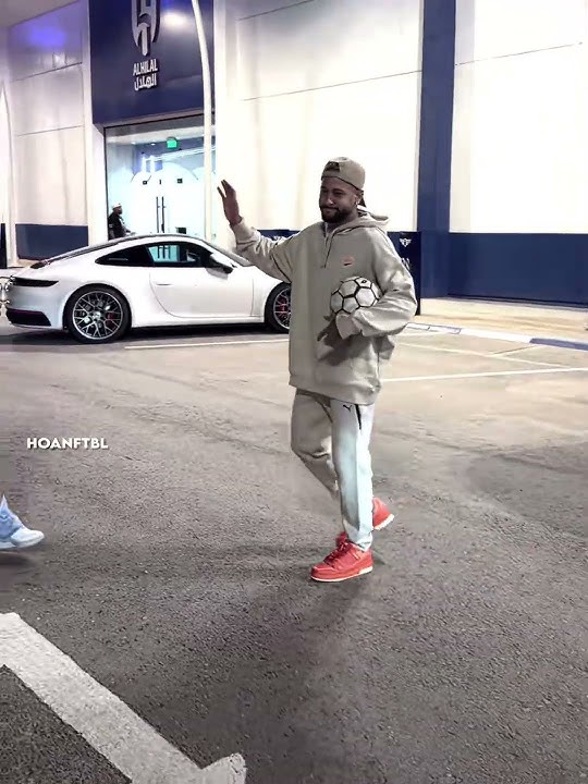 Neymar Shocked By Freestyle Girl 🥶