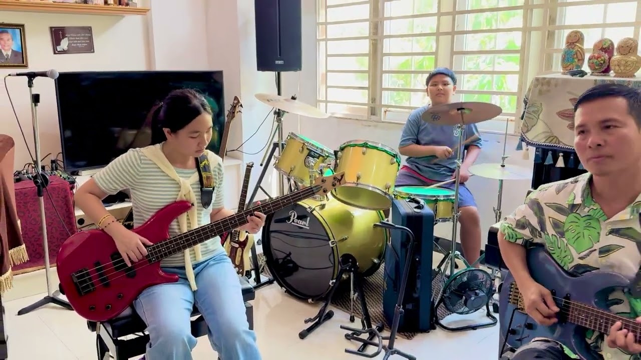 Moon Flower cover by Musical Family