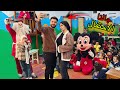 لحظة دخول بابا نويل على الأطفال هربنا من الحفله حصل كارثه 