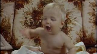 An ex-con and ex-cop meet, marry long for a child of their own. when
it is discovered that hi unable to have children they decide snatch
baby....