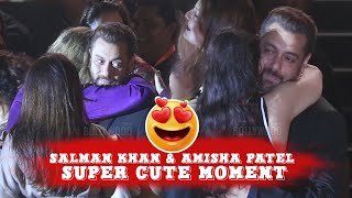 Download Lagu When Amisha Patel MEET Salman Khan | SUPER CUTE MOMENT MP3