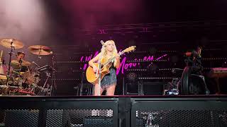 Hair Salon-Megan Moroney, 5/4/23, Kansas City (opening for Brooks & Dunn)