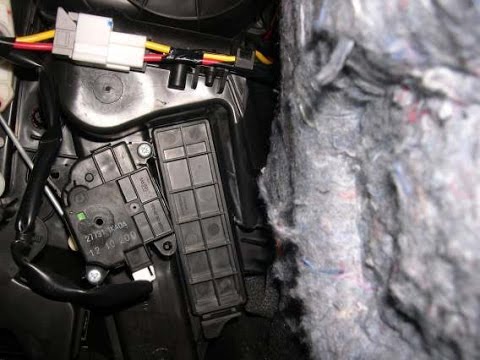 どのように日産ジュークにキャビンエアフィルターを変更します - YouTube isuzu trooper fuse box wiring diagram 